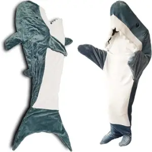 Tiktok Shark Blanket Scam 2023: Fake Stores Selling Wearable Blankets ...